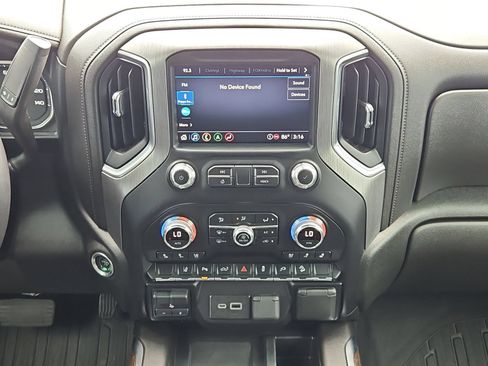 Used 2022 GMC Sierra 2500 Denali w/ Denali Ultimate Package AWD/4WD image 16