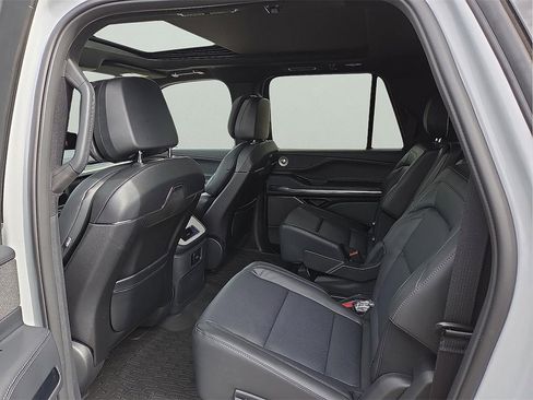 New 2026 Lincoln Navigator L Reserve w/ Jet Appearance Package image 9