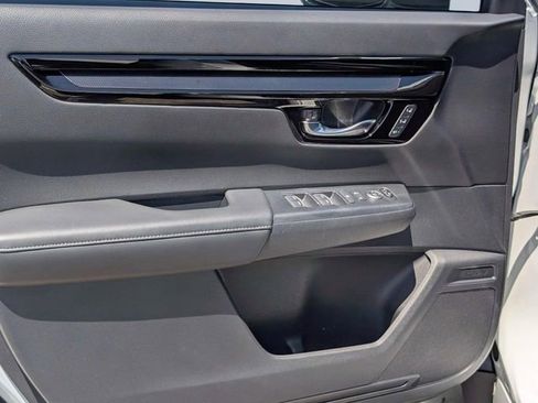 Used 2025 Honda CR-V EX-L image 13