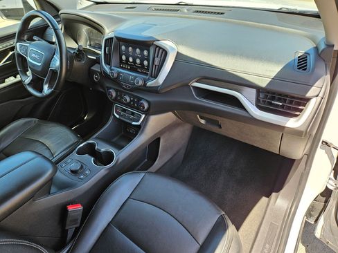 Used 2024 GMC Terrain SLT FWD image 29