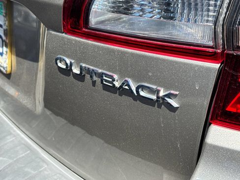 Used 2019 Subaru Outback 2.5i Premium w/ Popular Package #2 AWD/4WD image 2
