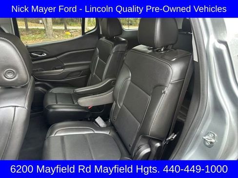 Used 2023 GMC Acadia SLT image 13