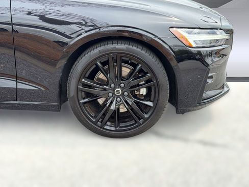 Certified 2023 Volvo S60 B5 Plus AWD/4WD image 12