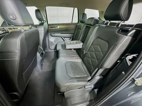 Used 2025 Volkswagen Atlas SE image 29