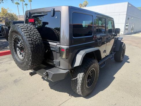 Used 2017 Jeep Wrangler Unlimited Sahara AWD/4WD image 14