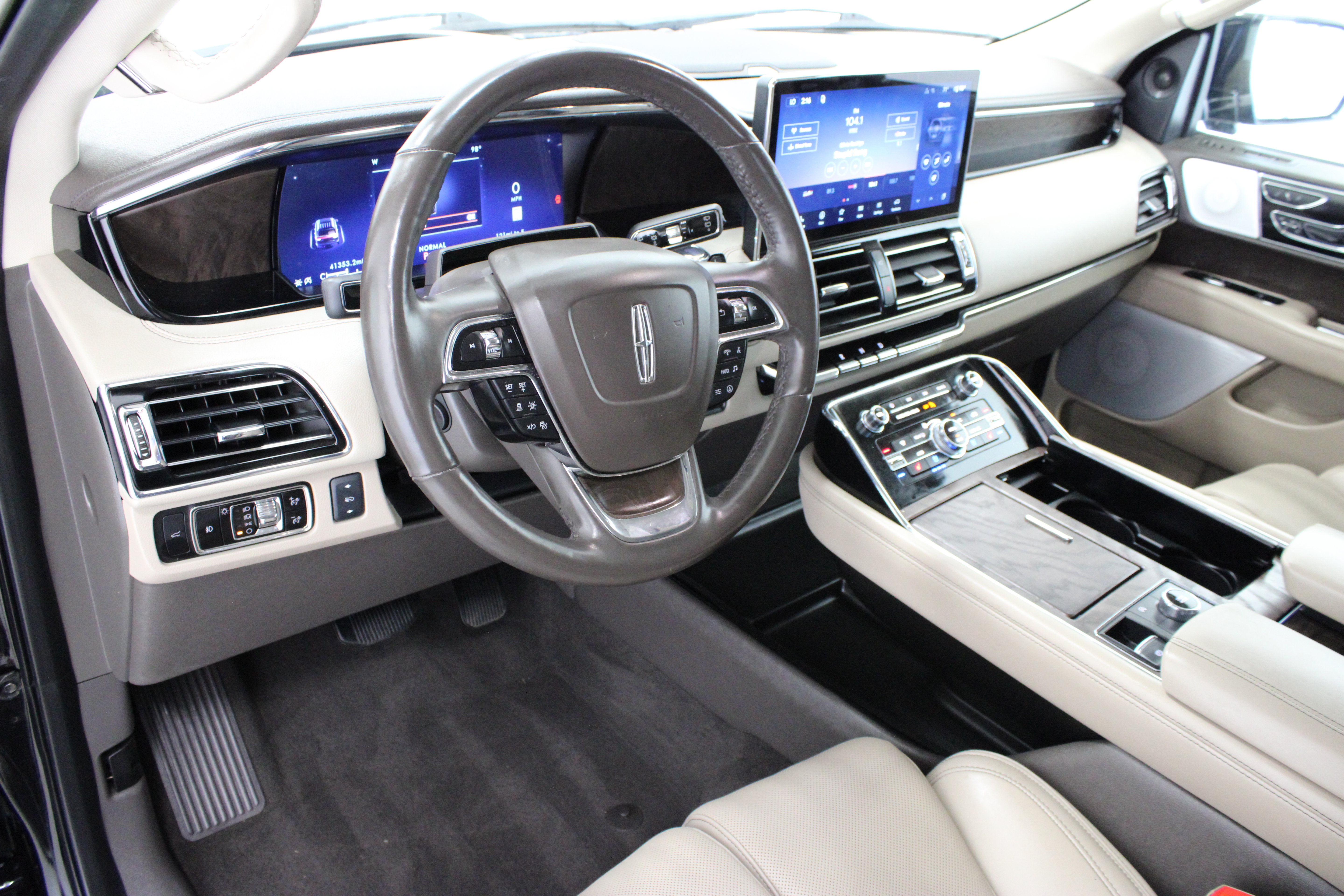 Used 2024 Lincoln Navigator Reserve AWD/4WD image 13