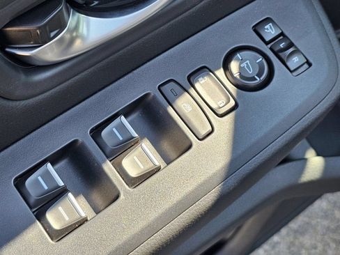 Used 2025 Honda Pilot Black Edition image 33