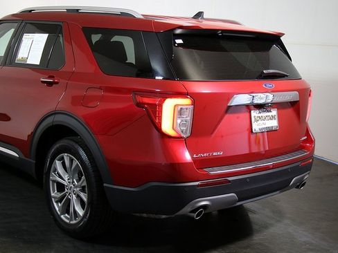 Used 2023 Ford Explorer Limited image 11