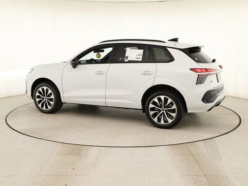 New 2026 Audi Q3 quattro 2.0T AWD/4WD image 3