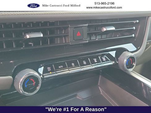 Used 2025 Chevrolet Tahoe Premier AWD/4WD image 15