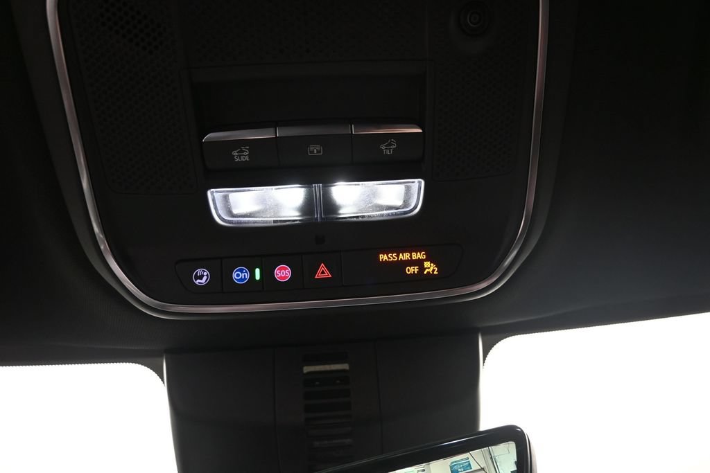 New 2027 Chevrolet Traverse RS w/ LPO, Floor Liner Package AWD/4WD image 23
