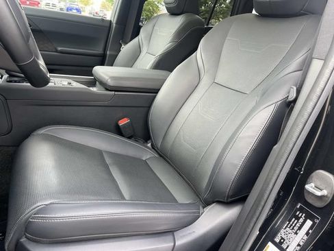 Used 2025 Lexus GX 550 w/ Cold Area Package AWD/4WD image 32