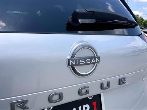 Used 2024 Nissan Rogue S FWD image 30