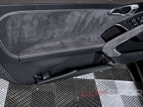 Used 2017 Porsche 911 Carrera GTS w/ GTS Interior Package image 17