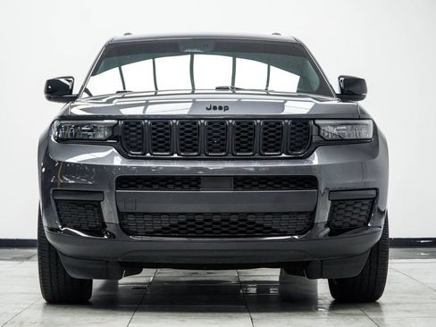 Used 2023 Jeep Grand Cherokee L Laredo AWD/4WD image 8