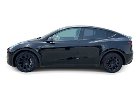 Certified 2023 Tesla Model Y AWD image 3