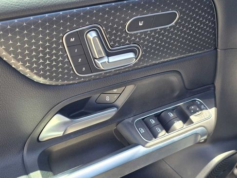 Used 2026 Mercedes-Benz GLB 250 4MATIC image 23