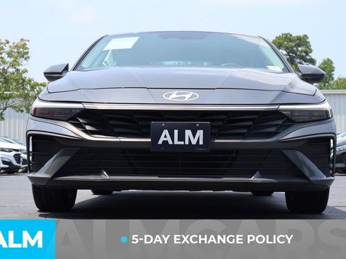 Used 2024 Hyundai Elantra SEL FWD image 4