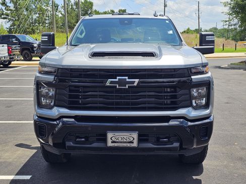 Used 2025 Chevrolet Silverado 2500 Custom w/ Custom Value Package AWD/4WD image 2