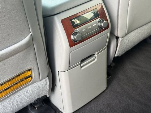 Used 2012 Toyota Highlander Limited FWD image 14