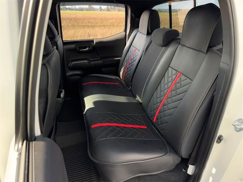 Certified 2023 Toyota Tacoma TRD Off-Road image 24