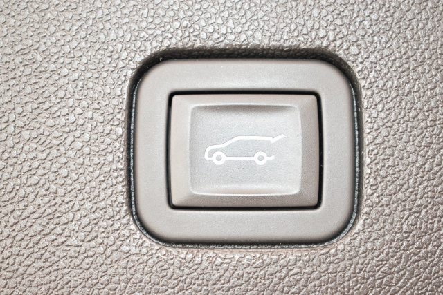 Used 2025 Cadillac XT6 Sport w/ Technology Package AWD/4WD image 17