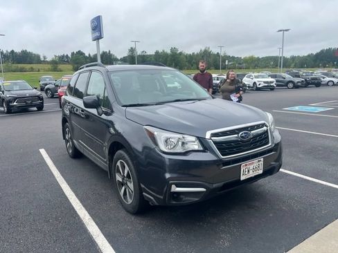 Used 2018 Subaru Forester 2.5i Premium w/ All-Weather Package AWD/4WD image 2