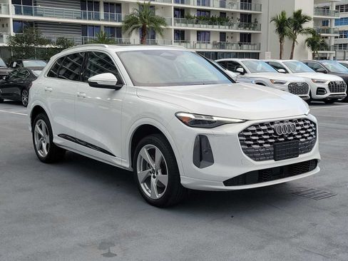 Certified 2025 Audi Q5 Premium Plus w/ Premium Plus AWD/4WD image 7