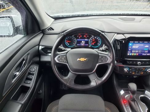 Used 2021 Chevrolet Traverse LT FWD image 17
