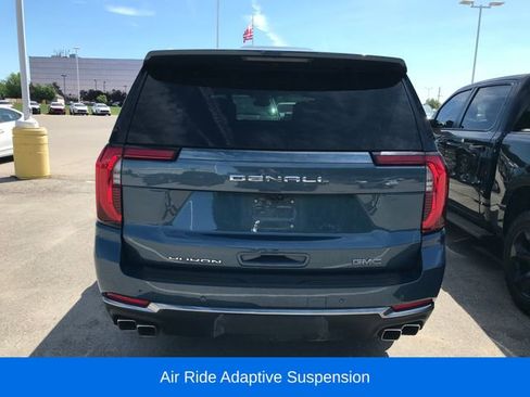 Used 2025 GMC Yukon XL Denali Ultimate w/ LPO, Illumination Package AWD/4WD image 11
