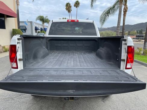 Used 2018 RAM 2500 Tradesman w/ Chrome Appearance Group AWD/4WD image 11