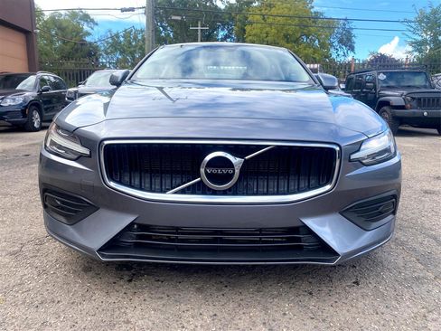 Used 2019 Volvo S60 T6 Momentum w/ Multimedia Package image 14