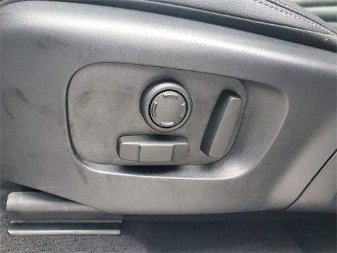 Used 2025 Land Rover Discovery Sport Dynamic SE image 20