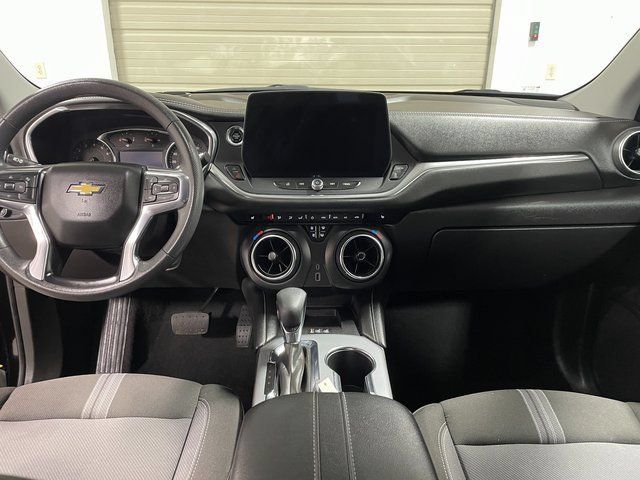 Used 2024 Chevrolet Blazer LT w/ Convenience Package AWD/4WD image 13
