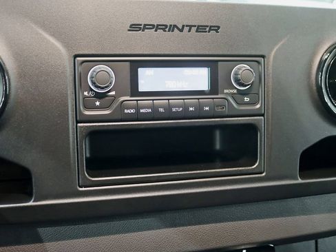 Used 2025 Mercedes-Benz Sprinter 2500 image 16