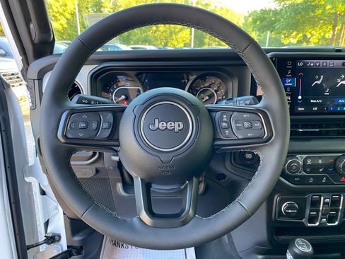 Used 2026 Jeep Wrangler Unlimited Sport AWD/4WD image 13
