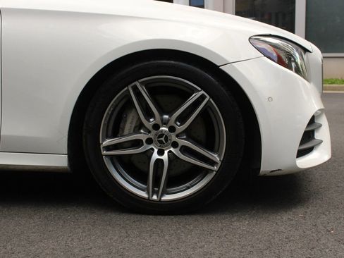 Used 2020 Mercedes-Benz E 350 Sedan image 4