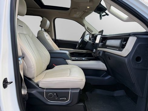 Certified 2022 Ford Expedition Max Platinum image 15