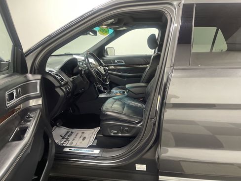 Used 2016 Ford Explorer Platinum image 9