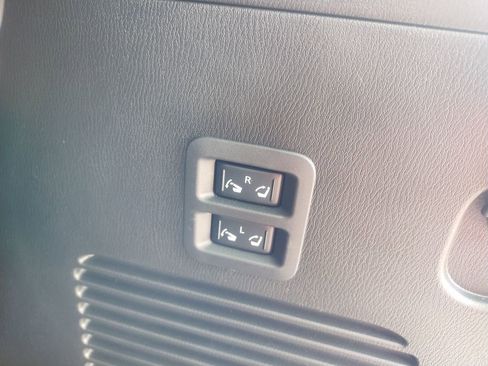 Used 2024 Nissan Armada Platinum w/ Captain's Chairs Package RWD image 26