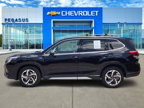 Used 2024 Subaru Forester Touring w/ POP Package 3 AWD/4WD image 3