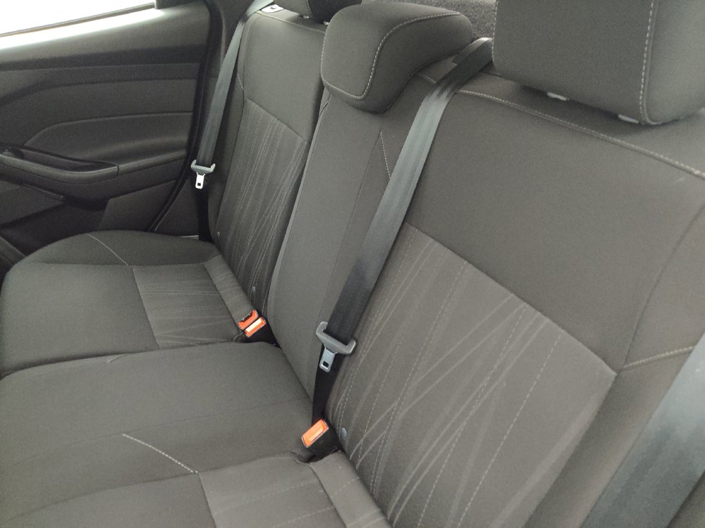 Used 2018 Ford Focus SE FWD image 18