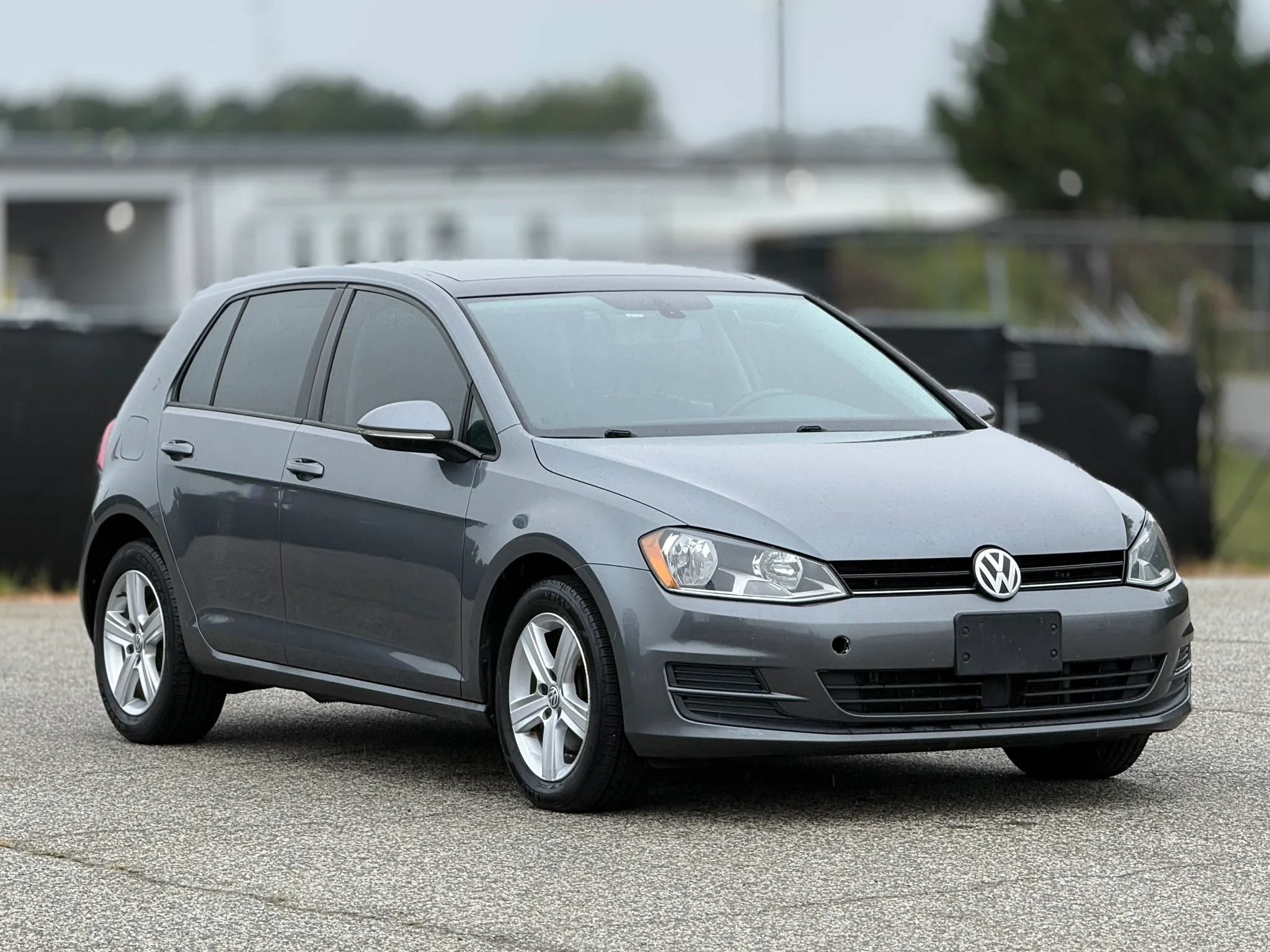 Used 2017 Volkswagen Golf Wolfsburg Edition FWD image 1