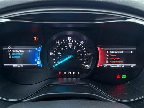 Used 2020 Ford Fusion SE FWD image 25