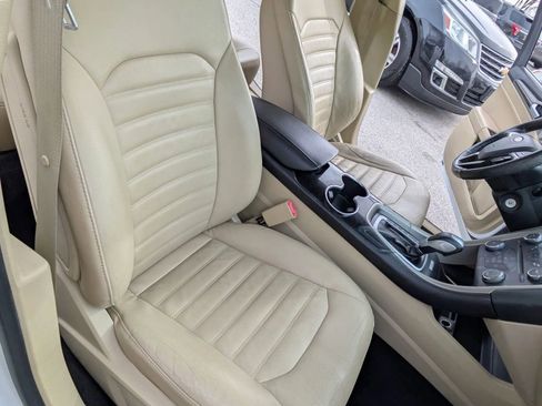 Used 2014 Ford Fusion SE w/ Equipment Group 202A FWD image 15