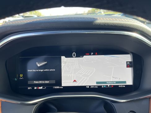 Certified 2026 Jaguar F-PACE R-Dynamic S image 22