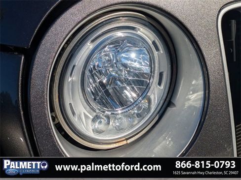 Used 2017 Jeep Wrangler Unlimited Sahara w/ Connectivity Group image 10