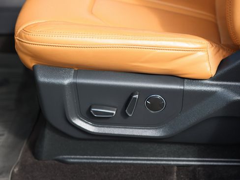 Certified 2022 Ford Expedition Platinum image 22