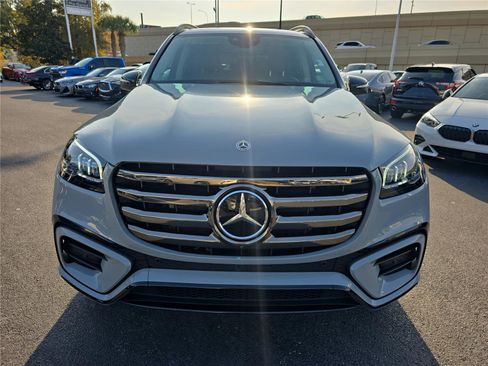 Used 2024 Mercedes-Benz GLS 580 4MATIC image 2