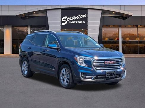Certified 2022 GMC Terrain SLT w/ LPO, Floor Liner Package AWD/4WD image 7
